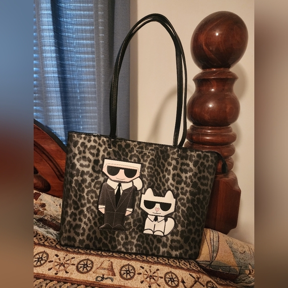 KARL LAGERFELD PARISWITH DUST BAG. ANIMAL PRINT with dust bag NWT